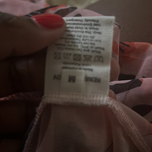 Sheer top and leggings, not a lot of stretch top is a large, bottom is a med - Picture 7 of 9